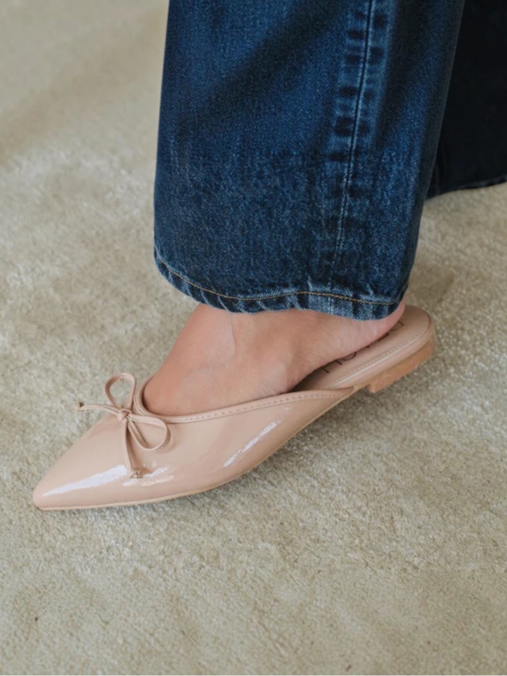 Beach by Matisse Reggie Patent Pointed Toe Mule in Nude Size 6 LIKE NEW